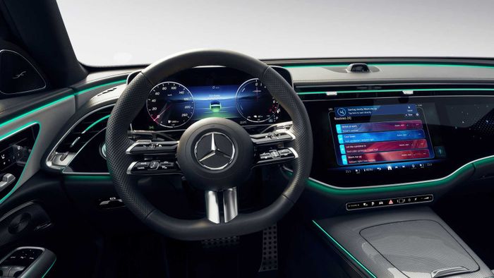 Mercedes-Benz giới thiệu trước nội thất mới của E-Class với màn hình lớn, tích hợp TikTok và camera selfie mặc định - Ảnh 9.