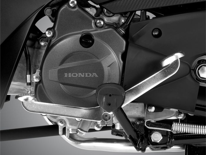 Honda Blade 2023 ra mắt tại Việt Nam: 3 phiên bản mới, có thêm tem mới - Ảnh 3.