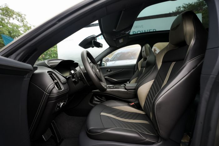 Siêu SUV Aston Martin DBX707 thứ ba đã lăn bánh tại Việt Nam, giá gần 22 tỷ đồng - Ảnh 11.