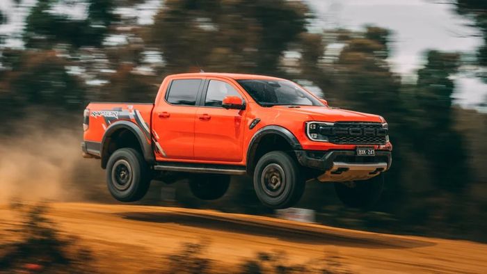 Hàng chờ mua Ford Ranger Raptor 2023 tại Australia lên tới 2 năm rưỡi, một khách hàng đã chia sẻ cách giảm thời gian chờ bằng thủ thuật đặc biệt - Ảnh 2.