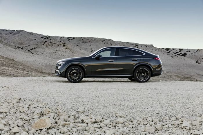 Mercedes-Benz GLC Coupe hoàn toàn mới: Rộng rãi hơn khi lai SUV, được trang bị thêm sức mạnh từ động cơ điện - Ảnh 3.