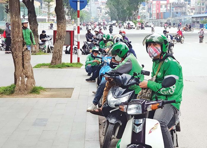 Khi sử dụng dịch vụ Grab, tôi luôn tránh ô tô và chọn xe máy với 4 lý do sau đây