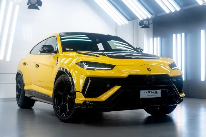Lamborghini Urus Performante đầu tiên ra mắt tại Việt Nam: Giá từ 16,5 tỷ đồng, siêu SUV mới dành cho giới nhà giàu - Ảnh 3.