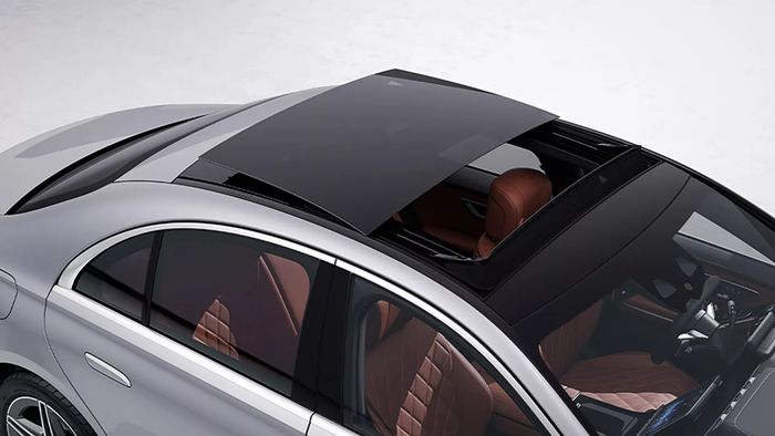 Chủ xe S-Class không may mắn nhất tại Mỹ: Họ phải triệu hồi xe vì nguy cơ rơi cửa sổ trời - Ảnh 2.