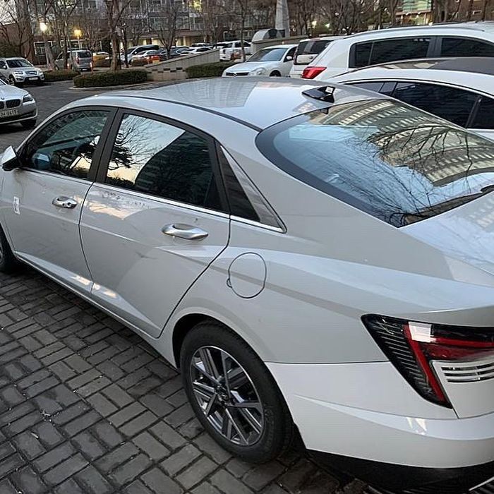 Hyundai Accent tiếp tục được nhá hàng, lần này là toàn bộ dải đèn rõ ràng giống như Kona, Staria - Ảnh 4.