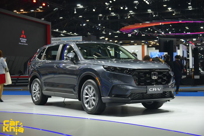 Tôi đã ngồi thử hai phiên bản của Honda CR-V 2023 vừa ra mắt: 7 chỗ vẫn cảm thấy hơi chật, trong khi 5 chỗ thì tốt hơn, có vẻ sẽ dễ dàng nhập khẩu về Việt Nam trong năm nay - Ảnh 5.