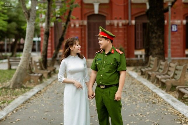 Bộ sưu tập hình cưới độc đáo của anh lính cứu hỏa - Ảnh 6.