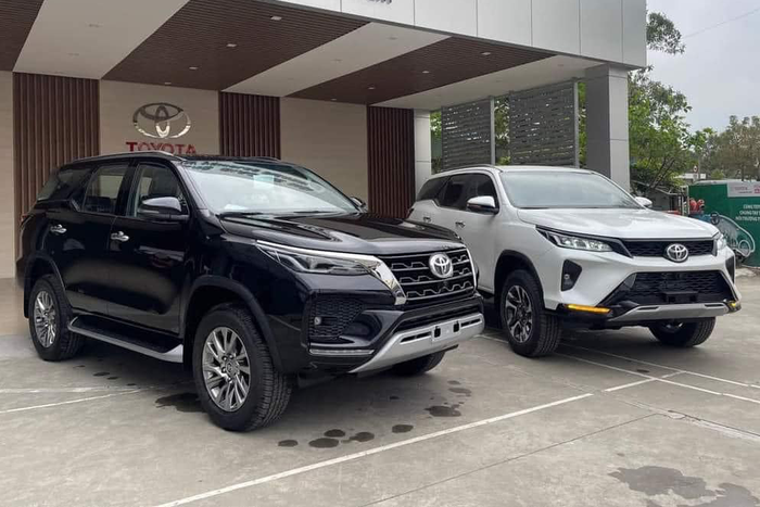 SUV 7 chỗ giảm giá mạnh để xả hàng tồn ở Việt Nam: Từ mu-X đến Fortuner, Santa Fe đều giảm giá, với mức giảm lên đến 180 triệu đồng - Xem ảnh 3.