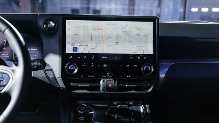 Hình ảnh thực tế của Lexus GX 2024 vừa được ra mắt: Khi chiếc xe mang phong cách của Toyota Land Cruiser đời 70 - Ảnh 9.