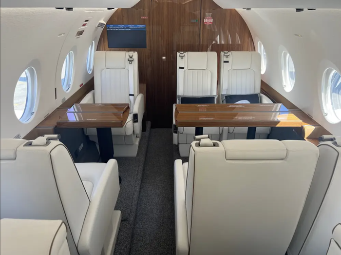 HondaJet Elite II - Một sản phẩm sang trọng, đẳng cấp với giá trị hơn 160 tỷ đồng, là lựa chọn hoàn hảo cho những người đam mê hàng không.