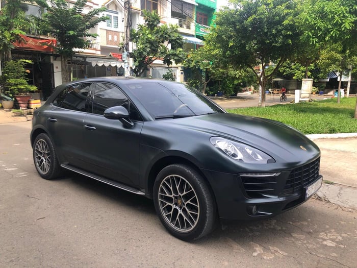 Porsche nói gì về vụ việc xe Macan đến thay cản trước nhưng hỏng hộp số? - Ảnh 1.