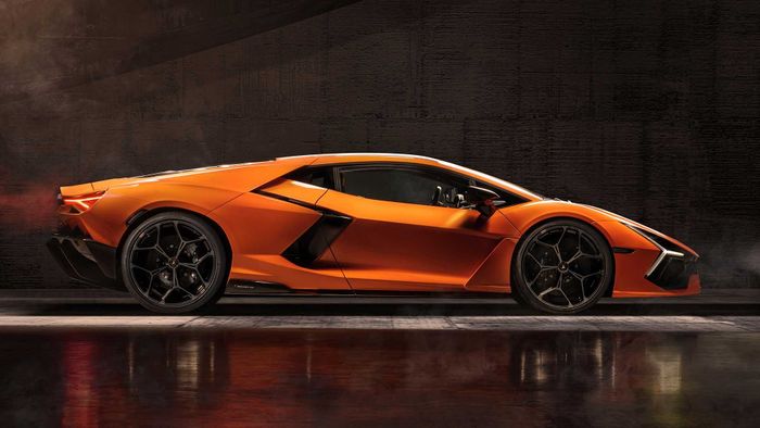 Lamborghini Revuelto chính thức ra mắt: Hậu duệ của Aventador, với công suất trên 1.000 mã lực - Ảnh 14.