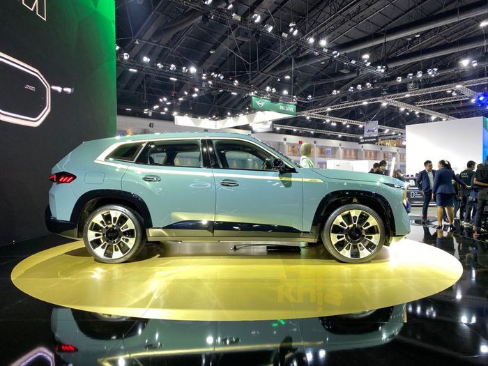 Tiếc cho BMW: Mẫu SUV mới ra mắt XM bị các tờ báo phương Tây chỉ trích về thiết kế không đẹp và quá nặng, khiến việc lái không thoải mái dù giá cả gần bằng xe Bentley - Ảnh 3.