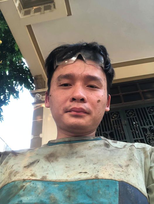 Thợ sửa xe nổi tiếng trên MXH với MV 'cây nhà lá vườn' và trang phục đơn giản, thu hút hàng triệu lượt xem - Ảnh 7.