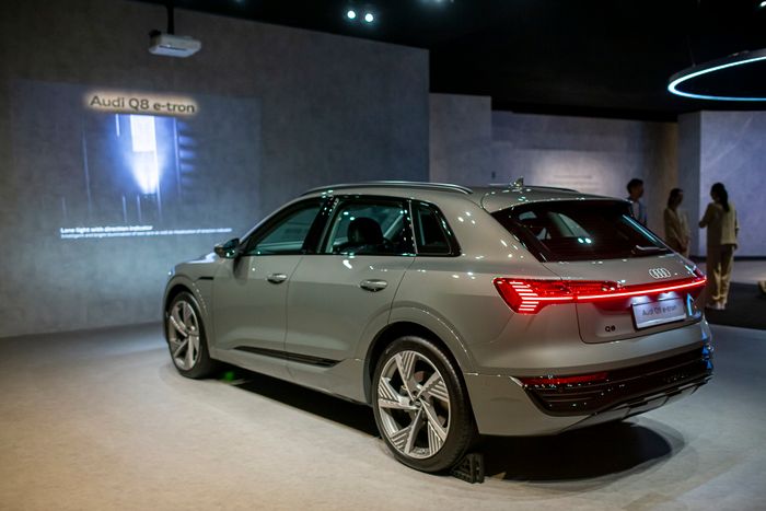 Xem gần hơn Audi Q8 e-tron 2023: Sẽ ra mắt sớm tại Việt Nam, đã có hàng chục đơn đặt hàng - Ảnh 11.