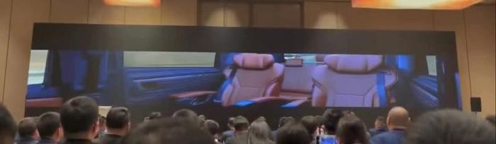 Toyota Alphard mới tiết lộ nhiều chi tiết đặc biệt trong ảnh số 9.