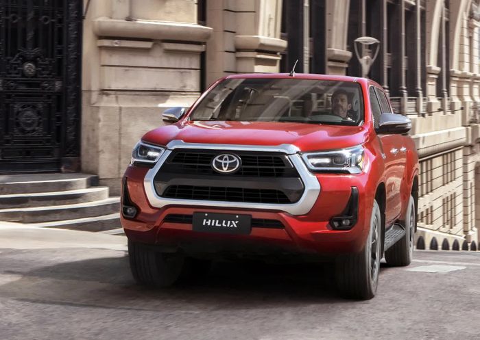 Thông tin mới từ đại lý về Toyota Hilux: Sẽ có mặt tại Việt Nam vào tháng 3, với giá dự kiến là 852 triệu đồng, tái xuất trong cuộc đua với Ford Ranger - Ảnh 3.