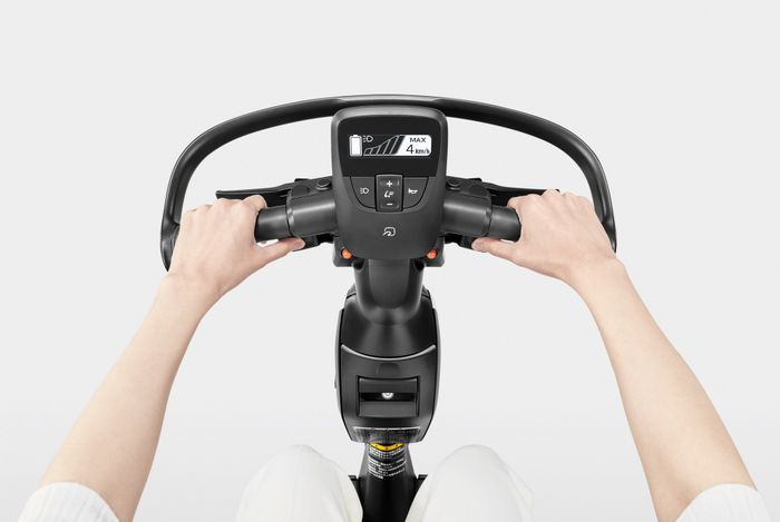 Toyota đưa ra ý tưởng xe dành cho người cao tuổi - Ảnh 4.