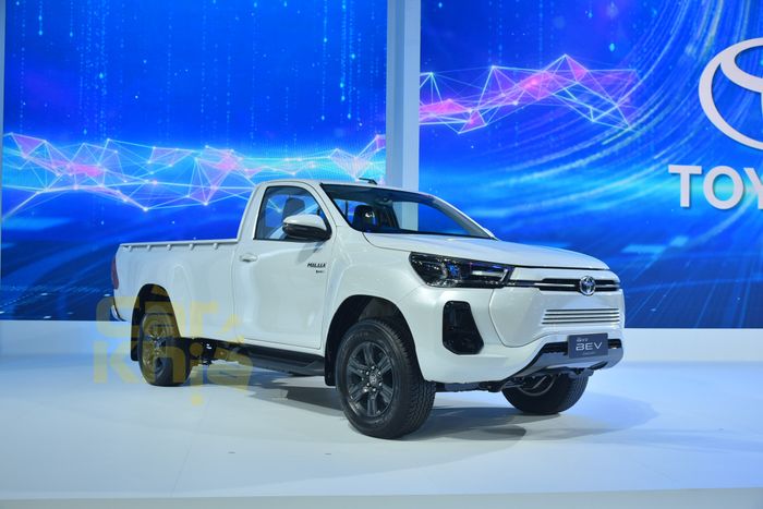 Tôi đã đến Thái Lan và được trực tiếp trải nghiệm chiếc Hilux điện, với cabin đơn độc đáo: Cảm giác như không còn là một chiếc xe Toyota nữa - Ảnh 3.