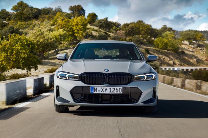 BMW đặt mục tiêu bán được 50% xe điện trước năm 2030 và ra mắt 6 mẫu xe điện chỉ trong vòng hai năm - Ảnh 4.