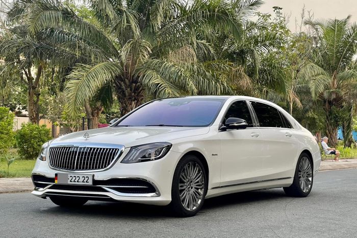 Mercedes-Maybach S 450 được rao bán với giá cao hơn nhờ biển số ngũ quý 2 - Xem Ảnh 1.