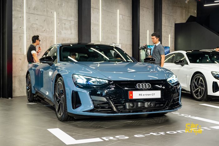 Audi RS e-tron GT có giá 5,9 tỷ đồng tại Việt Nam: Sạc 5 phút đi 100km, thời gian chờ đặt hàng là 6 tháng mới có xe - Xem Ảnh 2.