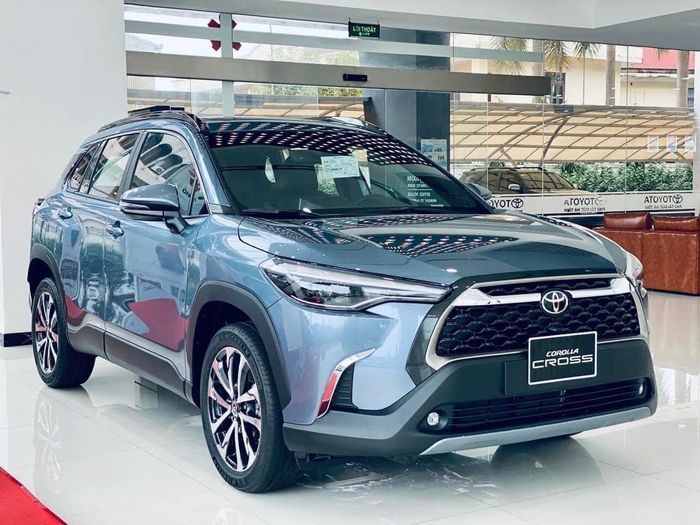 Toyota Corolla Cross 2023 ra mắt tại Việt Nam với mức giá cao nhất là 963 triệu đồng, cạnh tranh với Hyundai Tucson và Mazda CX-5. (Ảnh: Toyota)