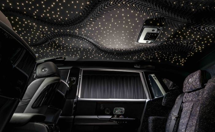 Rolls-Royce đã chọn một nhà thiết kế thời trang để tạo ra chiếc Phantom tinh xảo nhất - Ảnh: Autoevolution