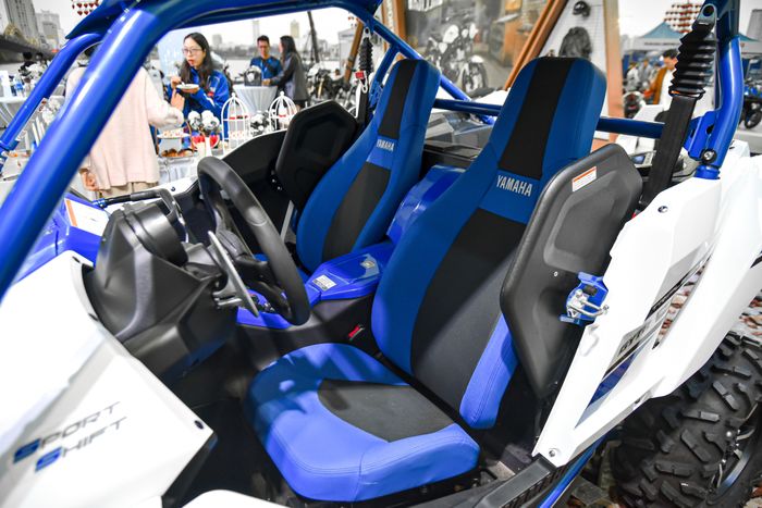 Thông tin chi tiết về xe địa hình Yamaha YXZ 1000R SS tại Việt Nam: Kích thước gần như xe hạng A, không gian nội thất không thể giảm bớt hơn - Hình 11