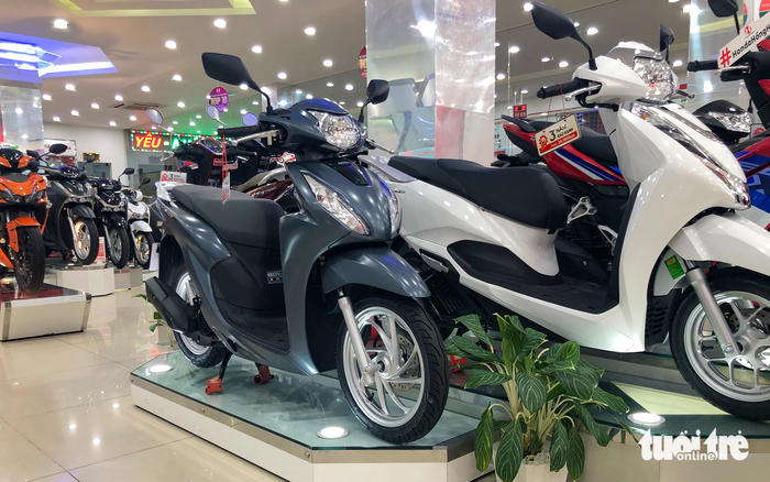Tình trạng biến động giá xe máy Honda vẫn tiếp tục sau kỳ nghỉ Tết: Sh mode là dòng xe có sự chênh lệch giá cao nhất - Hình 3.