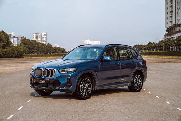 BMW tiếp tục điều chỉnh giá xe tại Việt Nam: 7-Series giảm giá đến gần nửa tỷ, X3 được bán với giá rẻ hơn GLC 200 triệu, quyết tâm cạnh tranh doanh số với Mercedes - Ảnh 3.