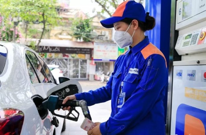 Giá xăng dự kiến có thể tăng thêm 1.000 đồng/lít - Hình ảnh 1.