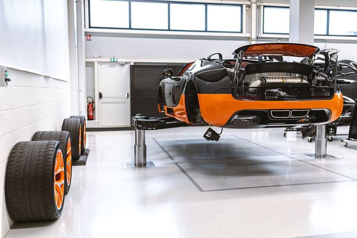 Chủ nhân của Bugatti Chiron 'chỉ' cần chi khoảng 2,4 tỷ đồng để bảo quản xe trong 10 năm nếu thực hiện theo cách sau - Ảnh 4.
