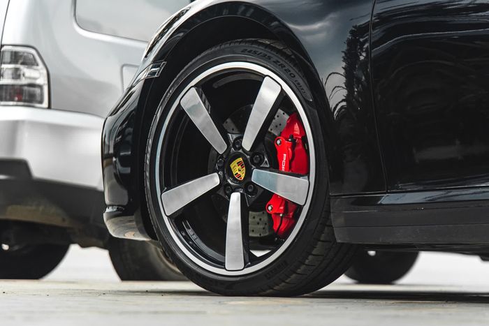 911 Carrera S 'đã qua sử dụng' giá 9,5 tỷ đồng: Chủ trước mất 2 tỷ với các tùy chọn - Ảnh 5.