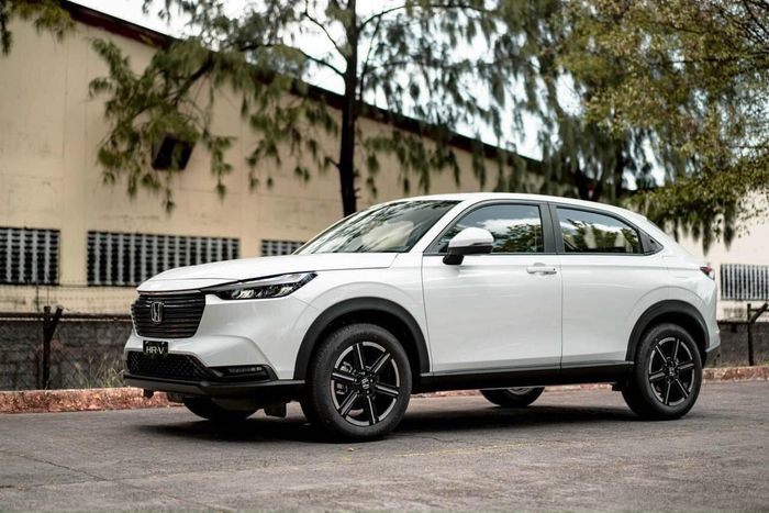 Honda HR-V G sẽ có giá từ 700 triệu đồng, đấu với phiên bản 'base' của Corolla Cross và vẫn sở hữu gói công nghệ Honda Sensing.