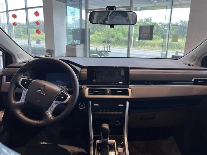 Mitsubishi Xpander Cross 2023 lần đầu tiên lộ diện tại Việt Nam, sắp ra mắt với hàng loạt cải tiến mới, đe dọa đối thủ Veloz Cross và XL7 - Hình ảnh 3.