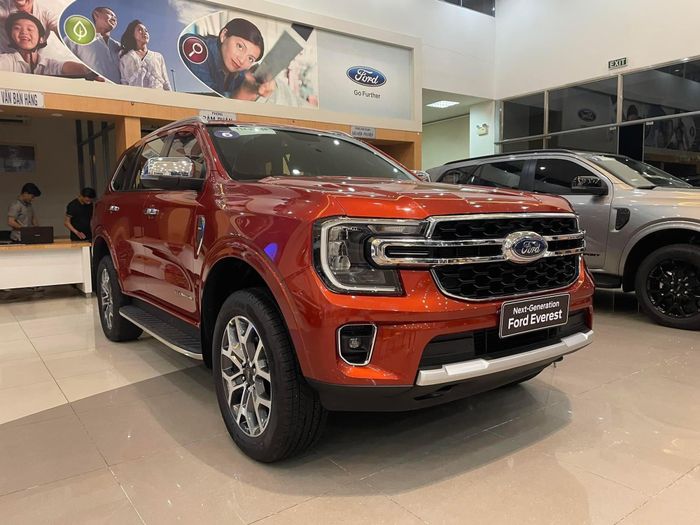 Trong dịp Tết Nguyên đán, Ford Everest đã tắt chế độ 'bia kèm lạc', không yêu cầu thêm chi phí và vẫn được tặng thêm phụ kiện.