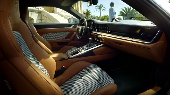 Porsche 911 Sport Classic số sàn, phương tiện của những người yêu thích tốc độ, đã xuất hiện tại Việt Nam - Ảnh 14.