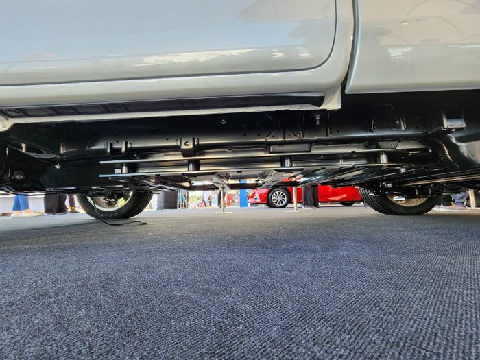 Thông tin chi tiết về Toyota Hilux BEV: Phiên bản thương mại dự kiến ra mắt vào năm sau, vượt qua Ford Ranger một bước - Hình 7.
