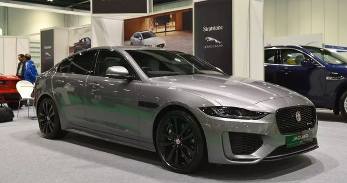 Top 12 chiếc xe xuất hiện trong 'Fast and Furious' có giá bất ngờ ngoài đời - Hình 7.