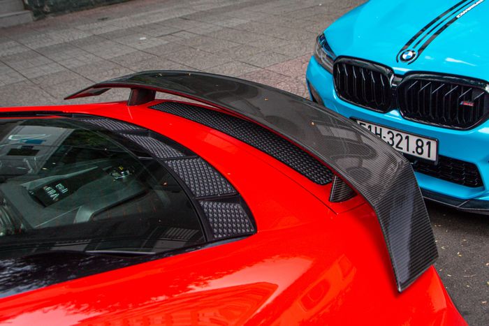 Tình trạng hiện tại của chiếc Audi R8 mà Đông Nhi sở hữu: đã trải qua 6 chủ nhân, đổi biển số hai lần.