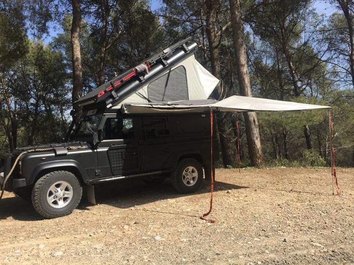 Bà U60 biến Land Rover trị giá hàng tỷ thành ngôi nhà di động khám phá châu Phi - Ảnh 5.