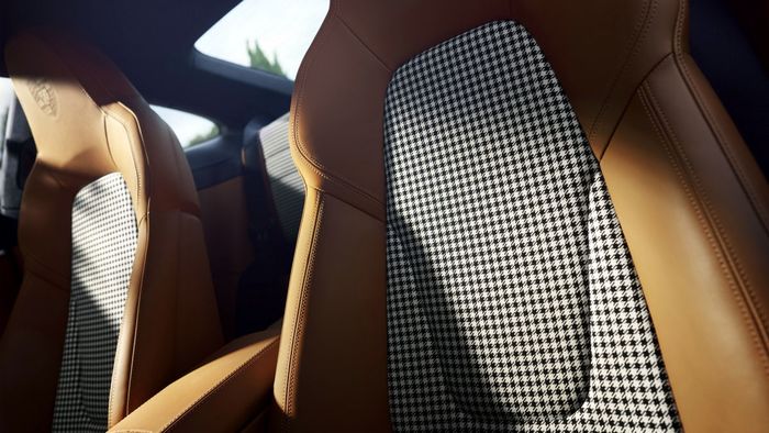 Porsche 911 Sport Classic số sàn, phương tiện của những người yêu thích tốc độ, đã xuất hiện tại Việt Nam - Ảnh 16.