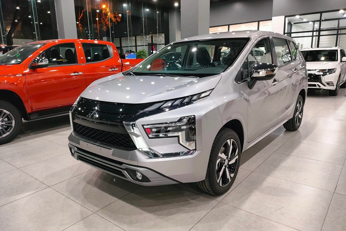 Mitsubishi Xpander phá kỷ lục bán hàng, lần đầu tiên đứng đầu danh sách xe bán chạy nhất tại Việt Nam trong năm nay, hoàn toàn vượt trội so với các đối thủ - Hình 2.