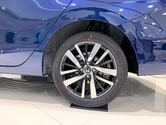 Trải nghiệm nhanh Honda City RS phiên bản hybrid: Chỉ mất 2,5 lít/100 km khi di chuyển trong thành phố, với loạt trang bị hấp dẫn khiến người Việt 'phát cuồng' - Ảnh 7.