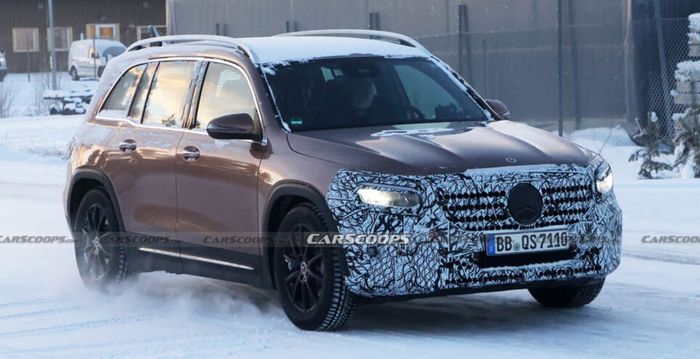 Mercedes-Benz GLB mới lộ diện: Thiếu sức hấp dẫn như người anh GLC, sẽ ra mắt vào năm sau - Ảnh 2.