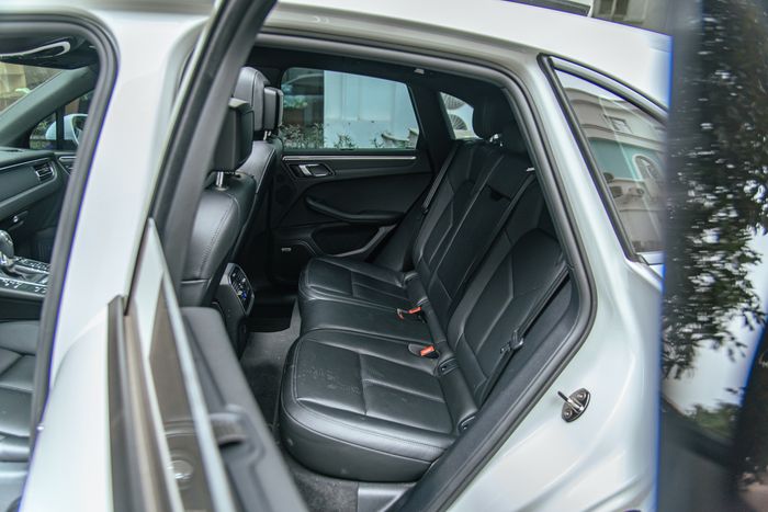 Gia đình 9X Hà Thành lái Macan xuyên Việt: ‘Mua Porsche mà chỉ loanh quanh Hà Nội thì thực sự chán’ - Ảnh 12.