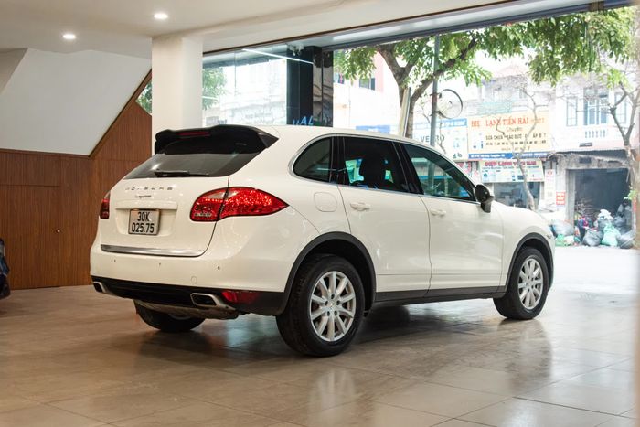 Porsche Cayenne được rao bán giá rẻ hơn Toyota Camry: Xe ở tình trạng hiếm - Ảnh 4.