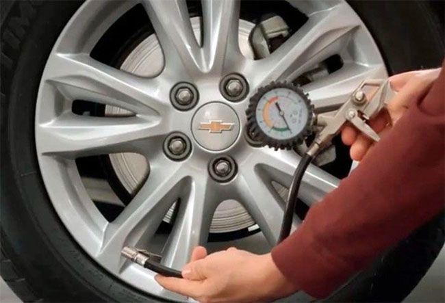 Những gì cần chuẩn bị trước khi đi du lịch Tết: Kinh nghiệm lái xe - Hình 2.