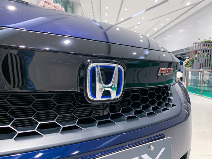 Trải nghiệm nhanh Honda City RS phiên bản hybrid: Đi phố chỉ 2,5L/100 km, đầy đủ trang bị khiến người Việt 'điên đảo' - Ảnh 4.